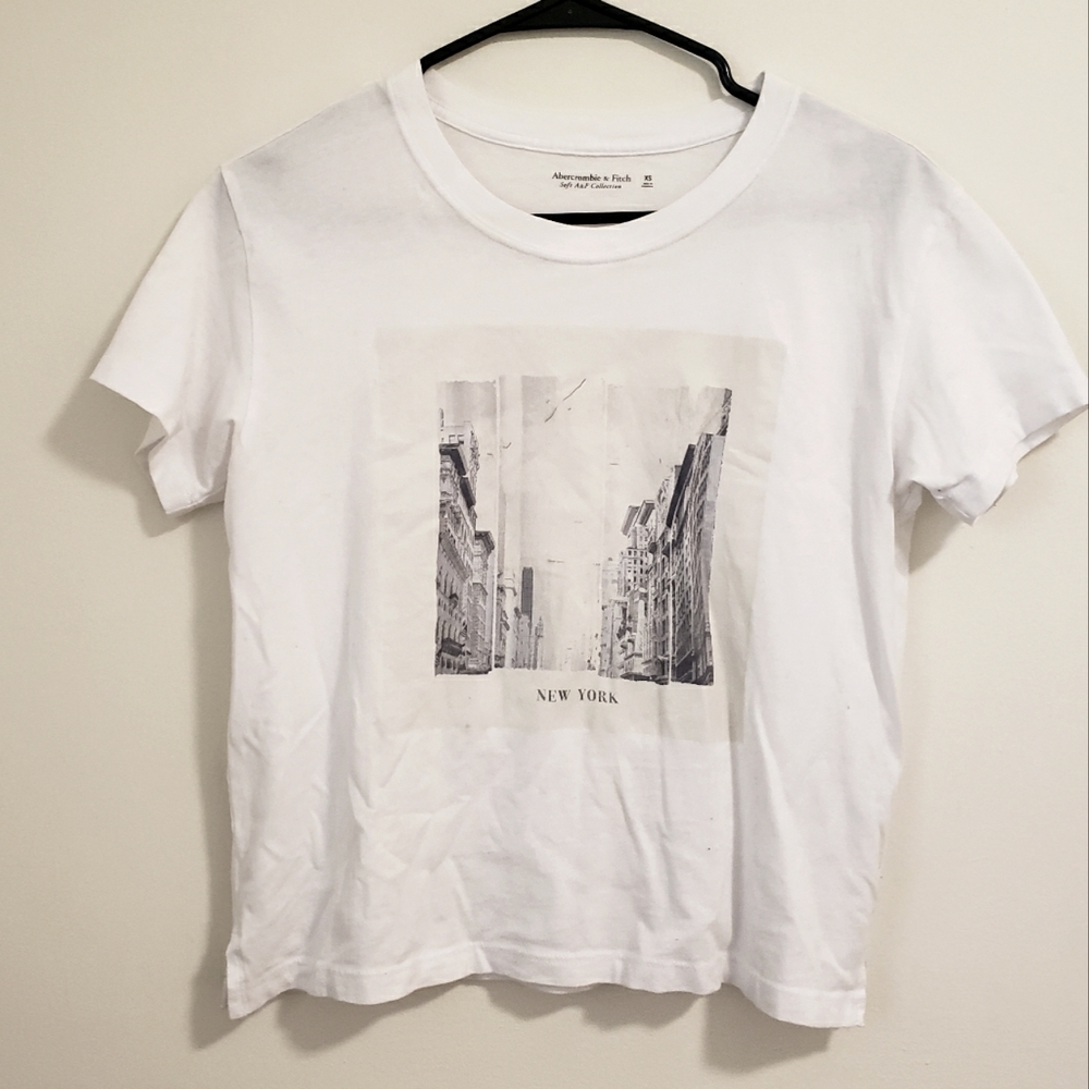 Abercrombie & Fitch - White Cropped Graphic T-Shirt, XS